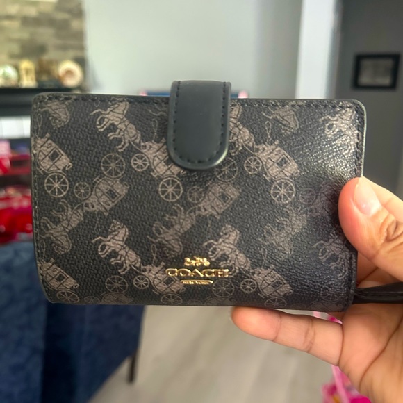 Coach medium corner zip Wallet with carriage print - Picture 1 of 13